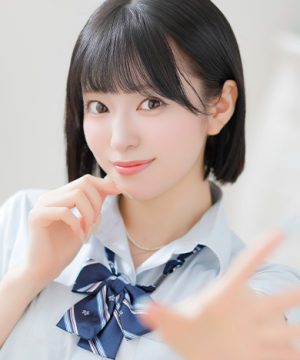 ななみ制服(アップ) 390x520